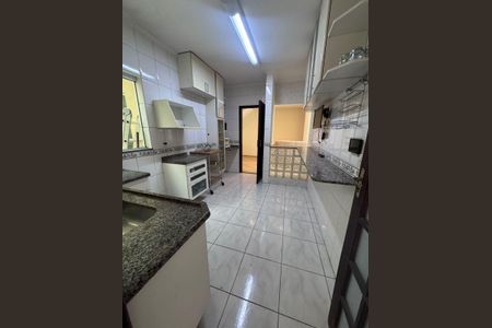 Casa à venda com 270m², 3 quartos e 2 vagasCozinha
