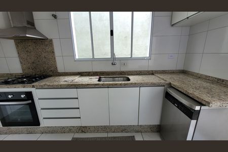 Casa para alugar com 94m², 2 quartos e 2 vagas Casa para alugar com 94m², 2 quartos e 2 vagasCozinha