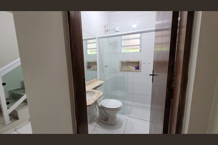 Casa para alugar com 94m², 2 quartos e 2 vagas Casa para alugar com 94m², 2 quartos e 2 vagasBanheiro