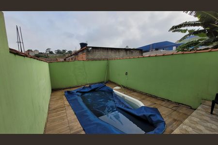 Casa para alugar com 94m², 2 quartos e 2 vagas Casa para alugar com 94m², 2 quartos e 2 vagasQuintal - Piscina