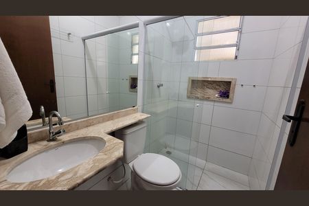 Casa para alugar com 94m², 2 quartos e 2 vagas Casa para alugar com 94m², 2 quartos e 2 vagasBanheiro