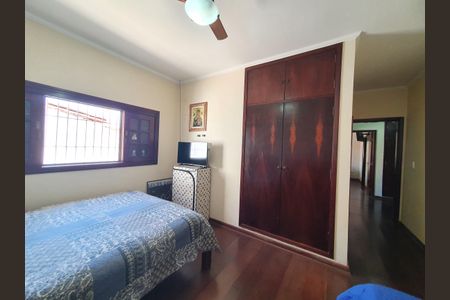 Casa à venda com 268m², 3 quartos e 4 vagasQuarto