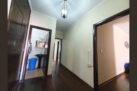 Casa à venda com 268m², 3 quartos e 4 vagasCorredor