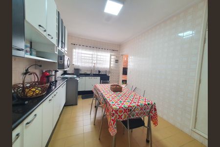 Casa à venda com 268m², 3 quartos e 4 vagasCozinha