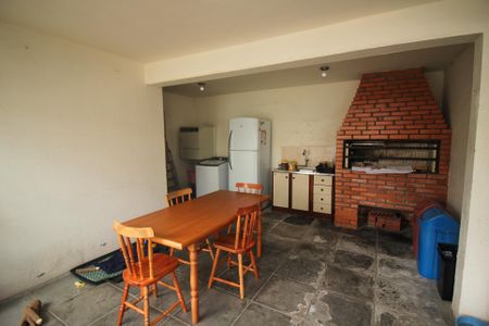 Casa à venda com 208m², 4 quartos e 2 vagas Casa à venda com 208m², 4 quartos e 2 vagasVaranda