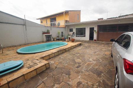 Casa à venda com 208m², 4 quartos e 2 vagas Casa à venda com 208m², 4 quartos e 2 vagasQuintal