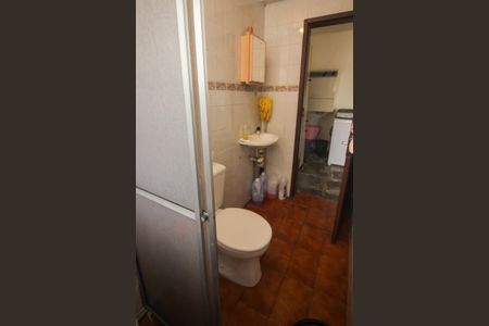 Casa à venda com 208m², 4 quartos e 2 vagas Casa à venda com 208m², 4 quartos e 2 vagasBanheiro de serviço