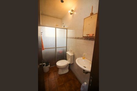 Casa à venda com 208m², 4 quartos e 2 vagas Casa à venda com 208m², 4 quartos e 2 vagasBanheiro de serviço