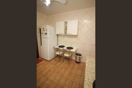 Casa à venda com 208m², 4 quartos e 2 vagas Casa à venda com 208m², 4 quartos e 2 vagasCozinha