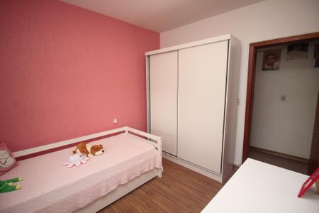 Casa à venda com 208m², 4 quartos e 2 vagas Casa à venda com 208m², 4 quartos e 2 vagasQuarto 2