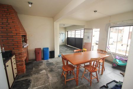 Casa à venda com 208m², 4 quartos e 2 vagas Casa à venda com 208m², 4 quartos e 2 vagasVaranda