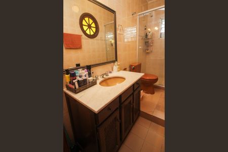 Casa à venda com 208m², 4 quartos e 2 vagas Casa à venda com 208m², 4 quartos e 2 vagasBanheiro da Suíte