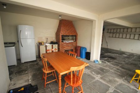 Casa à venda com 208m², 4 quartos e 2 vagas Casa à venda com 208m², 4 quartos e 2 vagasVaranda