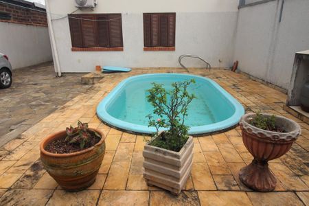 Casa à venda com 208m², 4 quartos e 2 vagas Casa à venda com 208m², 4 quartos e 2 vagasPiscina