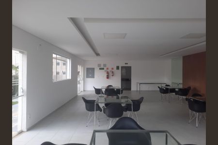 Apartamento à venda com 43m², 2 quartos e 1 vaga Apartamento à venda com 43m², 2 quartos e 1 vagaÁrea comum - Salão de festas