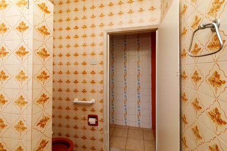 Casa à venda com 130m², 2 quartos e 1 vaga Casa à venda com 130m², 2 quartos e 1 vagaBanheiro