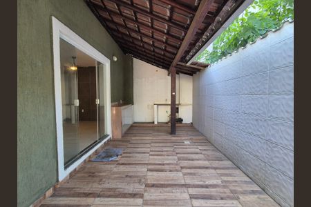 Casa de condomínio para alugar com 182m², 4 quartos e 3 vagas