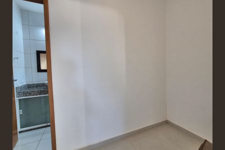 Casa de condomínio para alugar com 182m², 4 quartos e 3 vagas Casa de condomínio para alugar com 182m², 4 quartos e 3 vagasSuíte 2