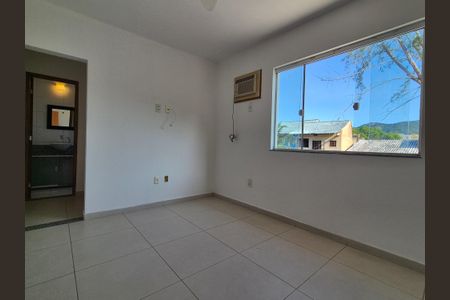 Casa de condomínio para alugar com 182m², 4 quartos e 3 vagas Casa de condomínio para alugar com 182m², 4 quartos e 3 vagasSuíte