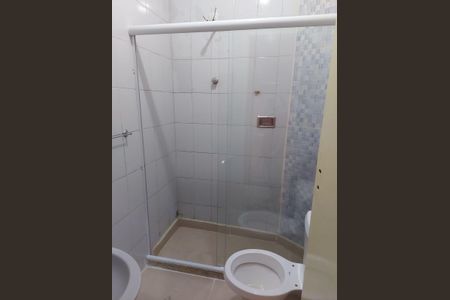 Banheiro de kitnet/studio para alugar com 1 quarto, 21m² em Centro, Niterói