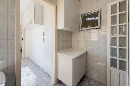 Apartamento à venda com 140m², 3 quartos e 2 vagas Apartamento à venda com 140m², 3 quartos e 2 vagasÁrea de Serviço