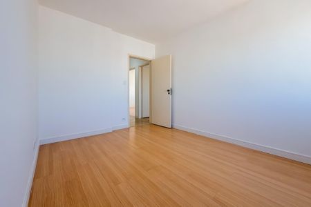 Apartamento à venda com 140m², 3 quartos e 2 vagas Apartamento à venda com 140m², 3 quartos e 2 vagasQuarto 1