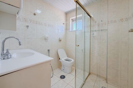 Apartamento à venda com 140m², 3 quartos e 2 vagas Apartamento à venda com 140m², 3 quartos e 2 vagasBanheiro da Suíte