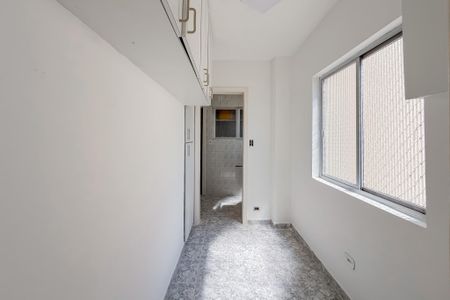 Apartamento à venda com 140m², 3 quartos e 2 vagas Apartamento à venda com 140m², 3 quartos e 2 vagasQuarto de Serviço