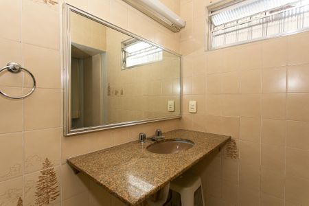 Casa à venda com 144m², 3 quartos e 3 vagasBanheiro da Suíte