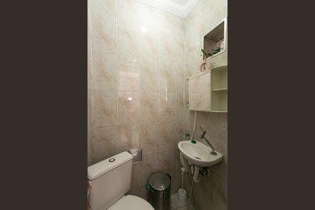 Casa à venda com 144m², 3 quartos e 3 vagasBanheiro de serviço