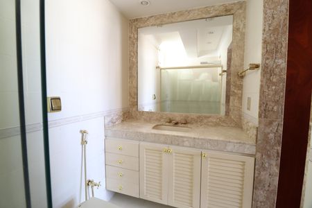 Apartamento para alugar com 40m², 1 quarto e sem vagaBanheiro da Suíte