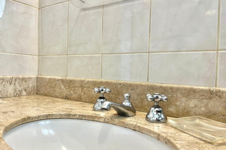 Apartamento para alugar com 109m², 2 quartos e 1 vaga Apartamento para alugar com 109m², 2 quartos e 1 vagaBanheiro Corredor