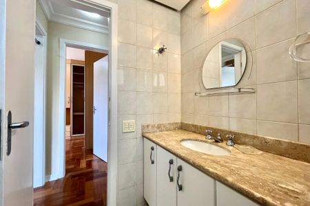 Apartamento para alugar com 109m², 2 quartos e 1 vaga Apartamento para alugar com 109m², 2 quartos e 1 vagaBanheiro Corredor