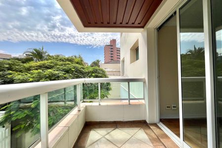 Apartamento para alugar com 109m², 2 quartos e 1 vaga Apartamento para alugar com 109m², 2 quartos e 1 vagaVaranda