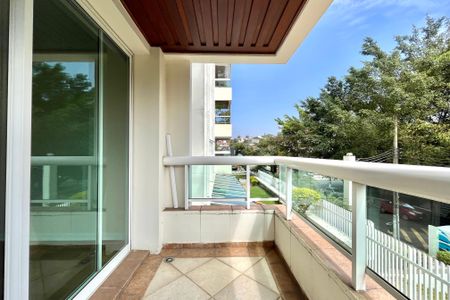 Apartamento para alugar com 109m², 2 quartos e 1 vaga Apartamento para alugar com 109m², 2 quartos e 1 vagaVaranda