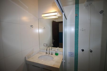 Casa de condomínio para alugar com 275m², 3 quartos e 2 vagas