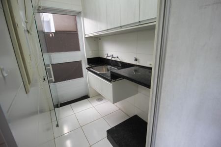Casa de condomínio para alugar com 275m², 3 quartos e 2 vagas