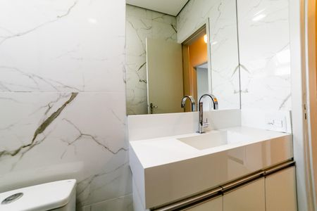 Apartamento à venda com 64m², 2 quartos e 1 vaga Apartamento à venda com 64m², 2 quartos e 1 vagaBanheiro Social