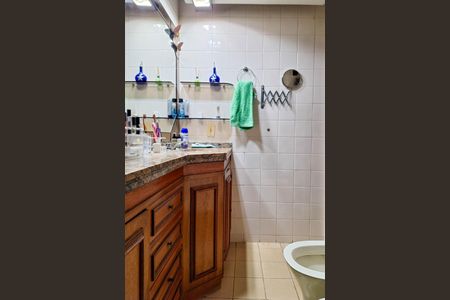 Apartamento à venda com 240m², 2 quartos e 1 vagaBanheiro da Suíte