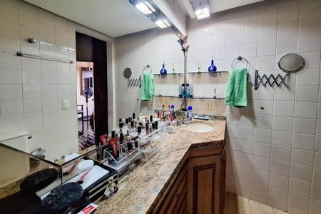 Apartamento à venda com 240m², 2 quartos e 1 vagaBanheiro da Suíte