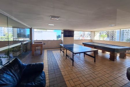 Apartamento à venda com 240m², 2 quartos e 1 vagaÁrea comum