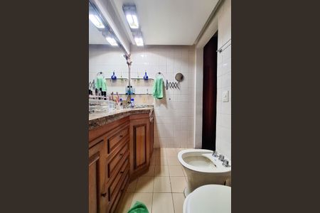 Apartamento à venda com 240m², 2 quartos e 1 vagaBanheiro da Suíte