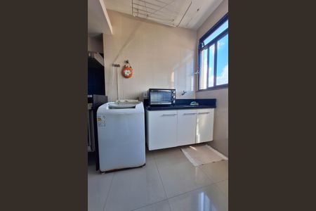 Apartamento à venda com 240m², 2 quartos e 1 vagaÁrea de Serviço