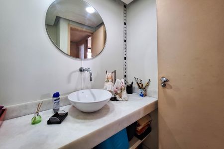 Apartamento à venda com 240m², 2 quartos e 1 vagaLavabo