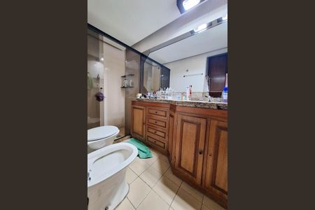 Apartamento à venda com 240m², 2 quartos e 1 vagaBanheiro da Suíte