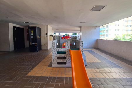 Apartamento à venda com 240m², 2 quartos e 1 vagaÁrea comum