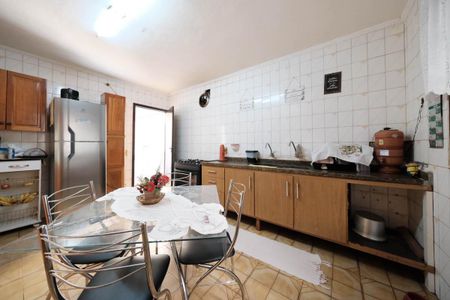 Casa à venda com 157m², 3 quartos e 3 vagasCozinha e Área de Serviço