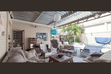 Casa para alugar com 374m², 3 quartos e 4 vagas Casa para alugar com 374m², 3 quartos e 4 vagasÁrea Comum