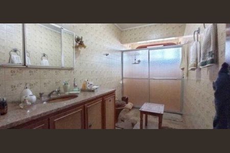 Casa para alugar com 374m², 3 quartos e 4 vagas Casa para alugar com 374m², 3 quartos e 4 vagasBanheiro 1