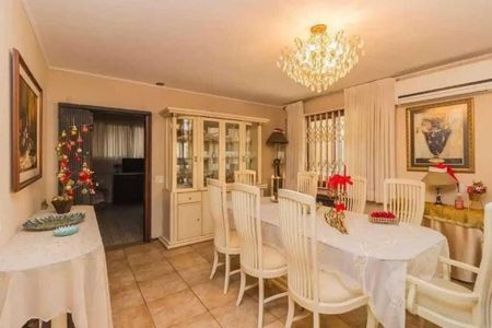 Casa para alugar com 374m², 3 quartos e 4 vagas Casa para alugar com 374m², 3 quartos e 4 vagasCozinha